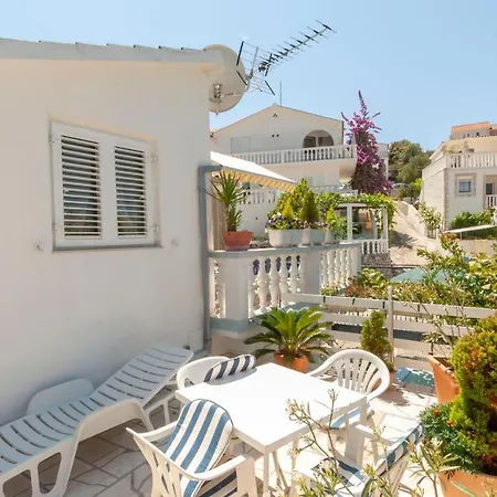 Stana Apartment *